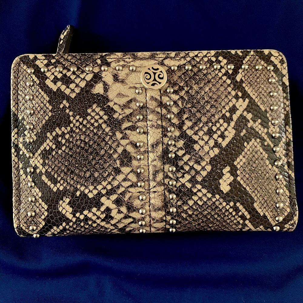 Compact wallet in like new condition.